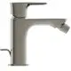 Bidetarmatur von Ideal Standard in silberner Ausführung mit ebenem Wasserhahn und seitlichem Bedienhebel. Klar konturiertes Design, geeignet für moderne Badezimmer.